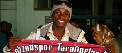 G�ksu ve Papy'ye imza t�reni