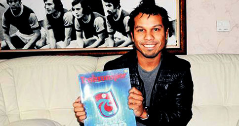 Alanzinho yar�n sahada