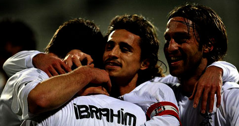 Be�ikta� seri pe�inde