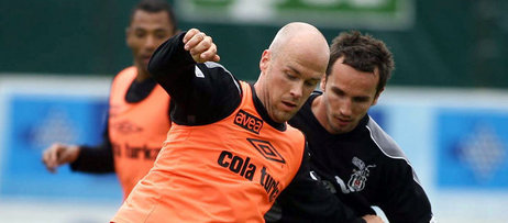 Galatasaray haz�rl�klar� s�r�yor