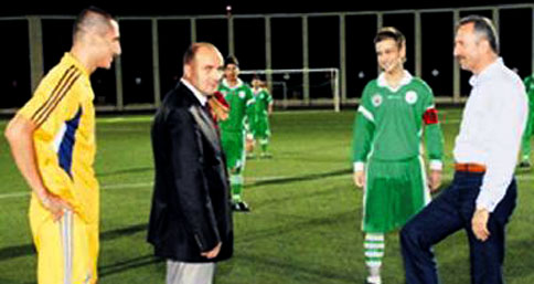 Yeniay'dan yard�m geldi