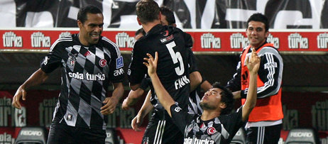 BJK tek ba��na zirvede