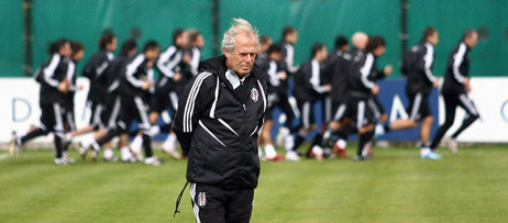 8 futbolcu idmana kat�lmad�