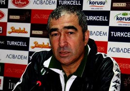 Ayaklar� yerden kesildi!