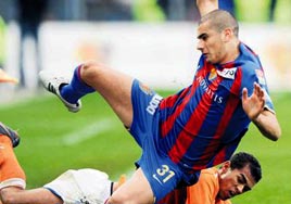 F.Bah�e, Eren'i elinden ka��rd�