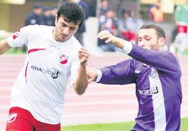 Karşıyaka üçlük attı