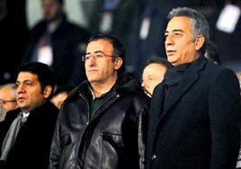 Başkan tek tek kutladı