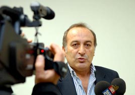 Ali İpek umutlu