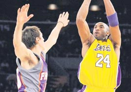 Kobe'li Lakers Suns'a acımadı