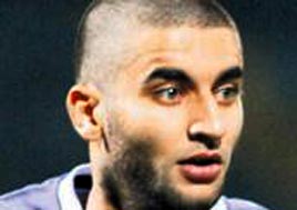 Amir'in biletini kestiler