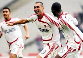 Yi�ido sahaya iniyor