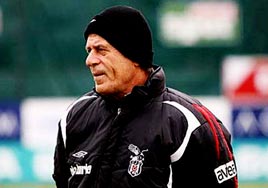 Mustafa Denizli rest çekti