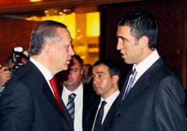 Siyasete �s�n�yor