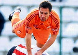 Emre Aşık sevindirdi