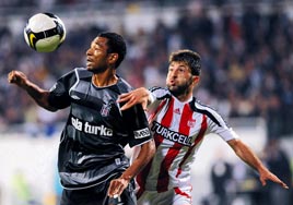 Kartal, Cisse'yi keye sktrd 