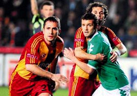 Alman casusu trib�ndeydi