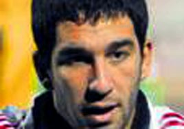 Trib�nde oturmak zor