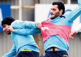 F.Bah�e'de kafay� yiyorum