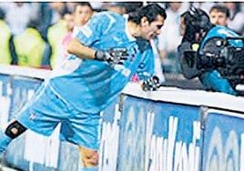 Bir bak penalt� m�?