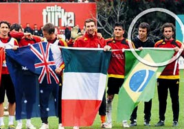 Aralarndan su szmyor!