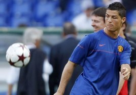 C.Ronaldo, futbol el�isi se�ildi