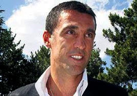 Hakan Şükür Manisa'ya