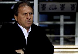 Zico PAF'a yollad� y�netim geri ald�