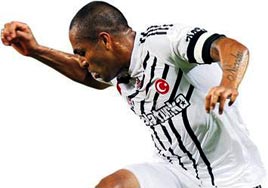 Forvet sustu savunma coştu