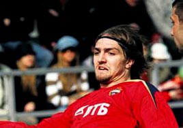 Caner'in �n� a��ld�