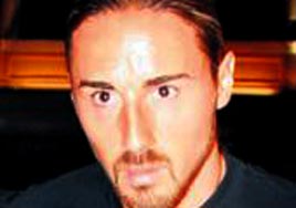 5 ki�i kiral�k gidiyor