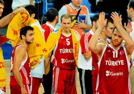 12 Dev Adam'dan resital: 94-66