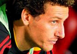 3. golde Elano imzas�