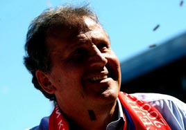 Zico, Komşu'da