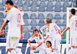 Rijkaard taktikten anlamaz!