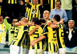 Fener ilk pe�inde