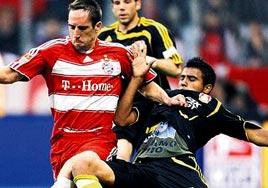 �aka m� yap�yor!