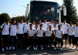 Ho�bay istifa etti