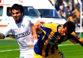 Devler, Volkan �en'in pe�inde