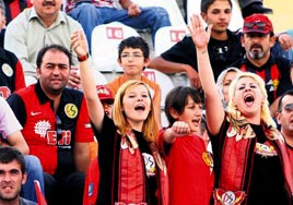 Taraftarlara te�ekk�r etti