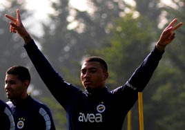 Kaz�m vurup deviriyor