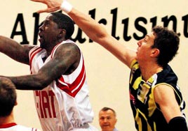 Fener fark att�: 90-70