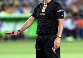 Hakemler a��kland�