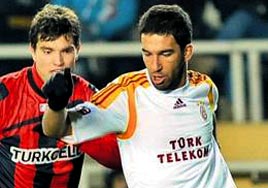 Arda �ov yapt� Sinem seyretti