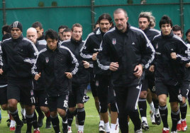 Be�ikta� topba�� yap�yor