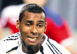 Elton'a yak�n takip