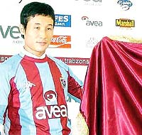 Lee Yong alar�m�