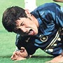 Emre elden kaçtı gibi