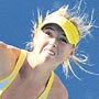 Sharapova ezdi geçti