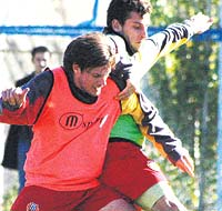 Dev uyandı