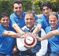 Demir gibiyiz